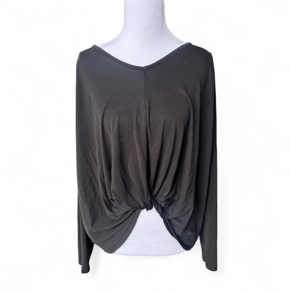 LAVENDER FIELD | women’s m long sleeve V-neck top with front knot detail